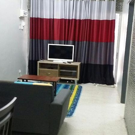Baiti Homestay Gambang Exteriér fotografie
