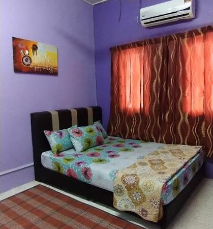 Baiti Homestay Gambang Exteriér fotografie
